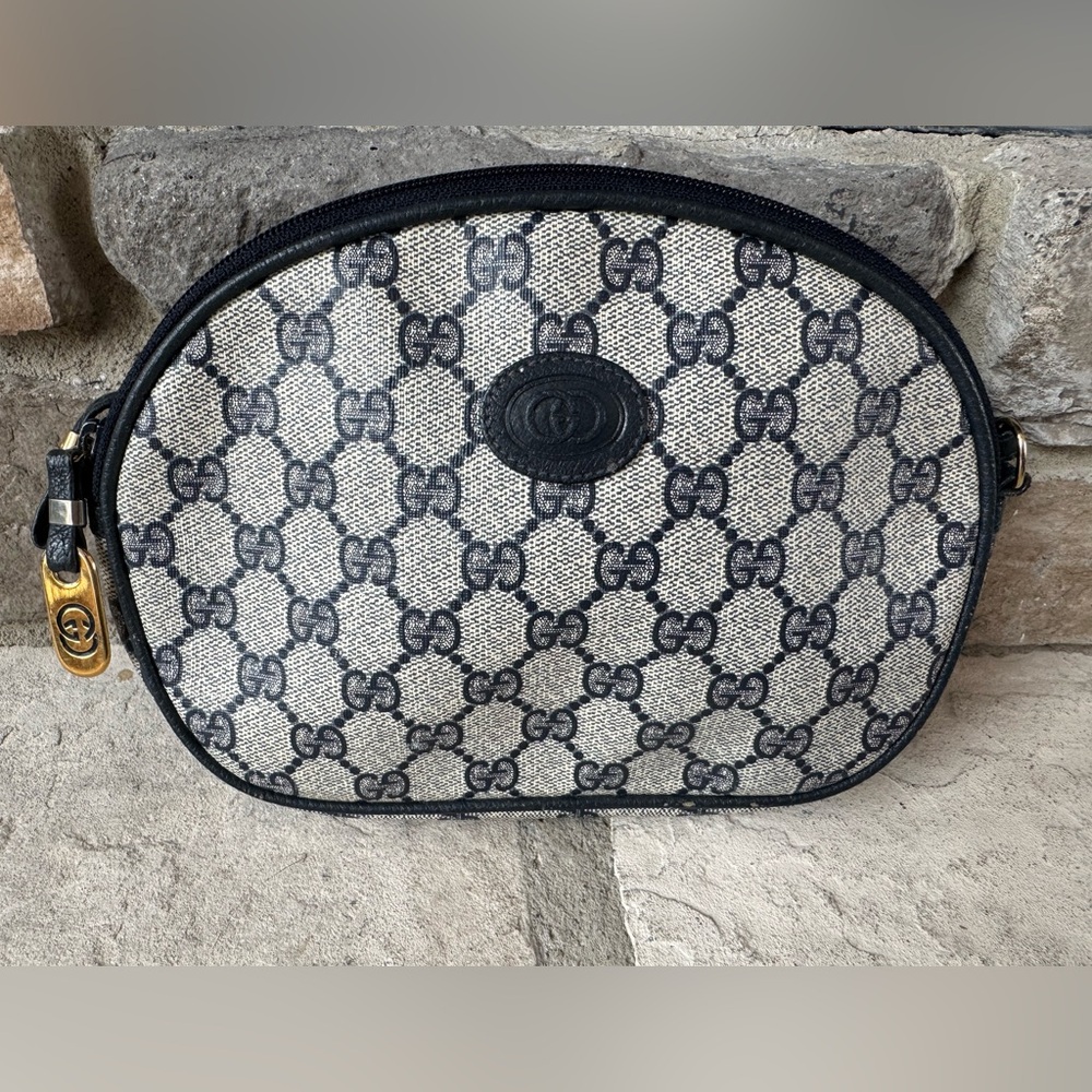 Gucci Vintage Oval Crossbody in Navy